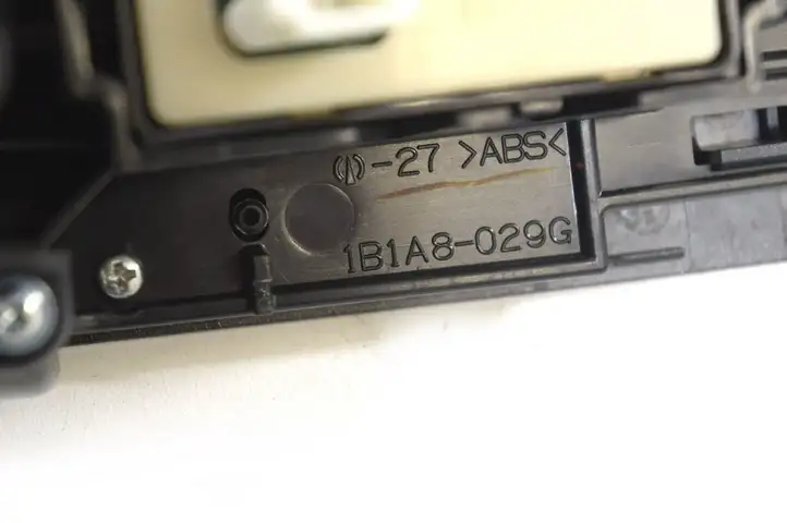 Lexus LS 460 - 600H (2012 - 2019) 1B1A8029G Блок кнопок стеклоподъемников — фото 6