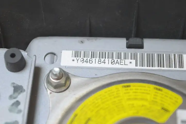 Toyota Avensis T270 (2009 - 2012) Y04618410AEL Подушка безопасности руля — фото 7