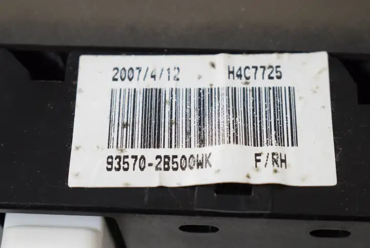 Hyundai Santa Fe (2005 - 2009) 935702B500WK Блок кнопок стеклоподъемников — фото 6