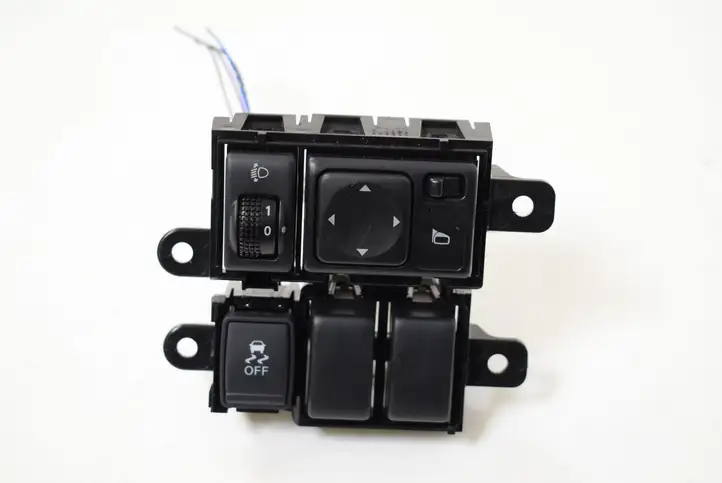 Nissan Juke I F15 (2010 - 2018) P10020B48600 Блок кнопок на панели — фото 1