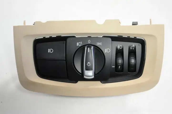 BMW X5 F15 (2013 - 2017) 9311721 Включатель фонарей — фото 6