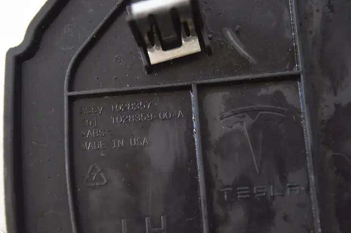Tesla Model S (2012 - 2016) 102836200A Прочие детали салона — фото 6