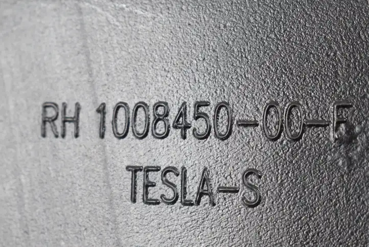 Tesla Model S (2012 - 2016) 100828100 Прочие детали салона — фото 4