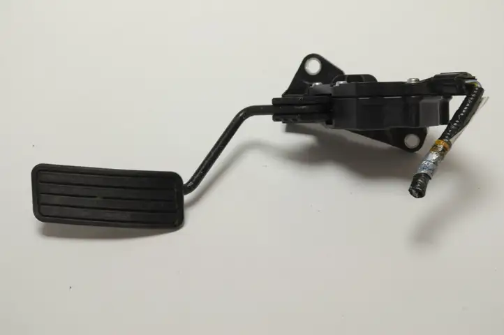 Subaru Forester SH (2008 - 2013) 36010AG110 Педаль акселератора — фото 1