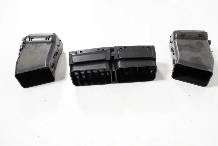 Subaru Forester SH (2008 - 2013) 66110FG010 Воздушная решетка панели — фото 2