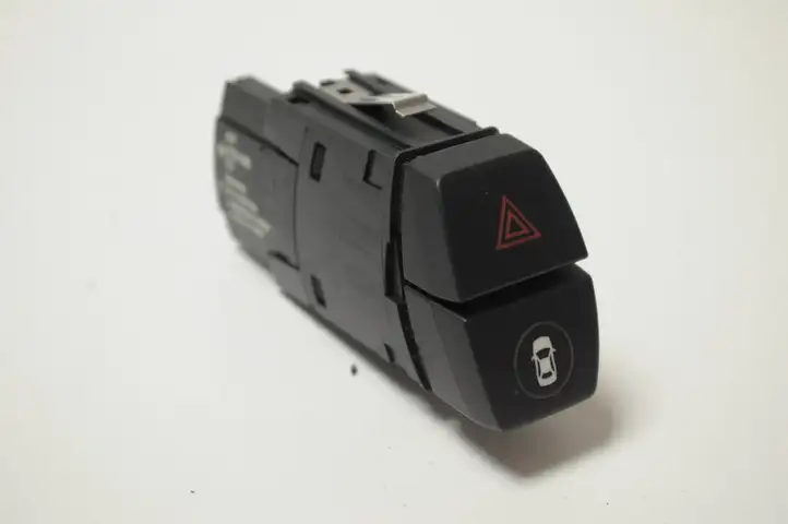 BMW X5 F15 (2013 - 2017) 61319354186 Кнопка фаркопа в багажнике — фото 3