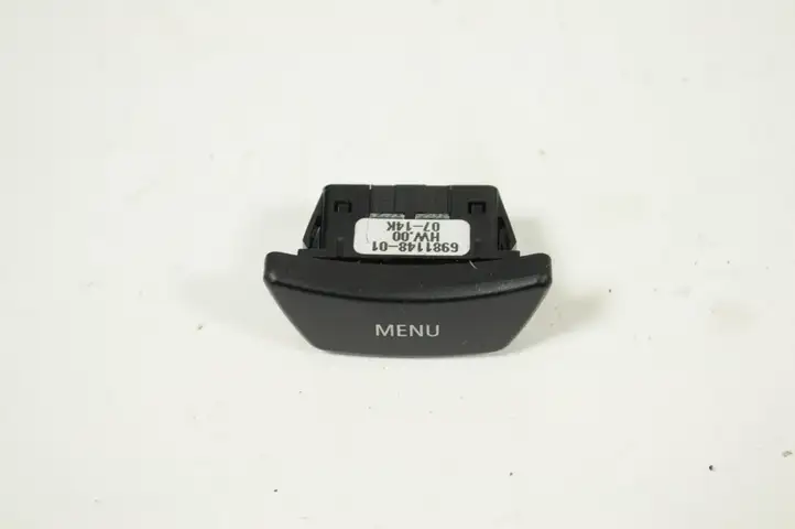 BMW 5 E60 E61 (2004 - 2010) 698114801 Кнопка фаркопа в багажнике — фото 2