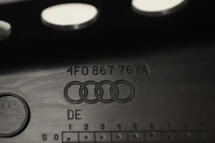 Audi A6 S6 C6 4F (2004 - 2008) 4F0867767A Внутренняя обшивка порога (комплект) — фото 4