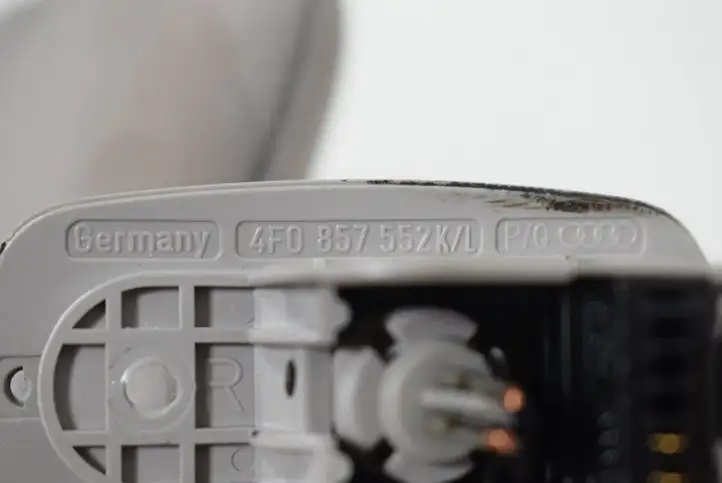 Audi A6 S6 C6 4F (2004 - 2008) 4F0857552K Солнцезащитный козырек — фото 6