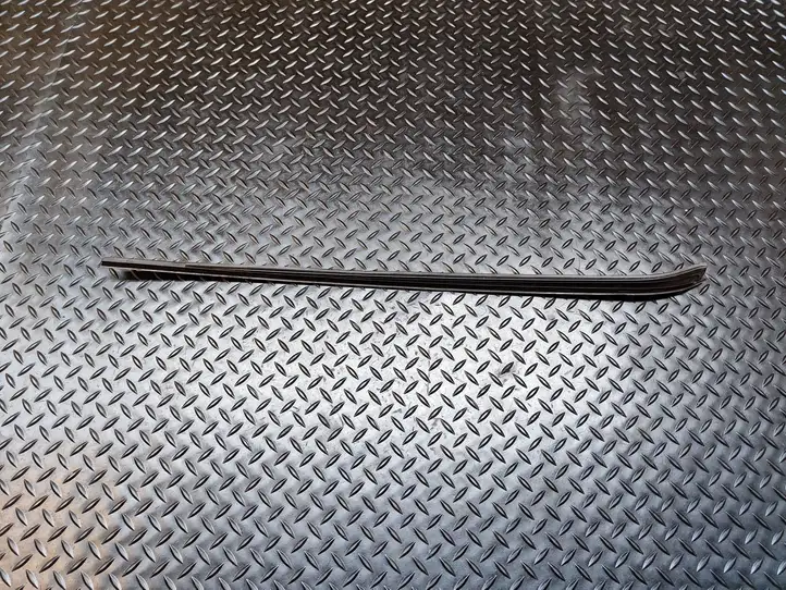 Skoda Superb B6 (3T) (2008 - 2015) 3T0854327 Накладка стоек лобового стекла — фото 2