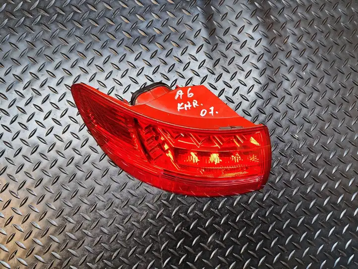 Audi A6 S6 C6 4F (2004 - 2008) 4F9945095H Задний фонарь в кузове — фото 4