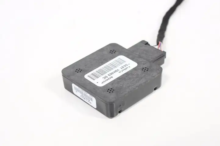 Ford Focus (2015 - 2019) DE8T19H463DC GPS антенна — фото 4