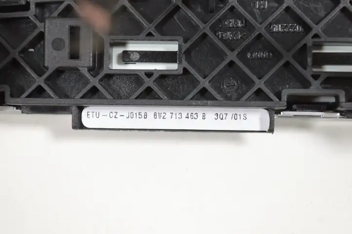 Audi A3/S3 8V (2016 - 2020) 8V2713463B Рамка рычага КПП — фото 5