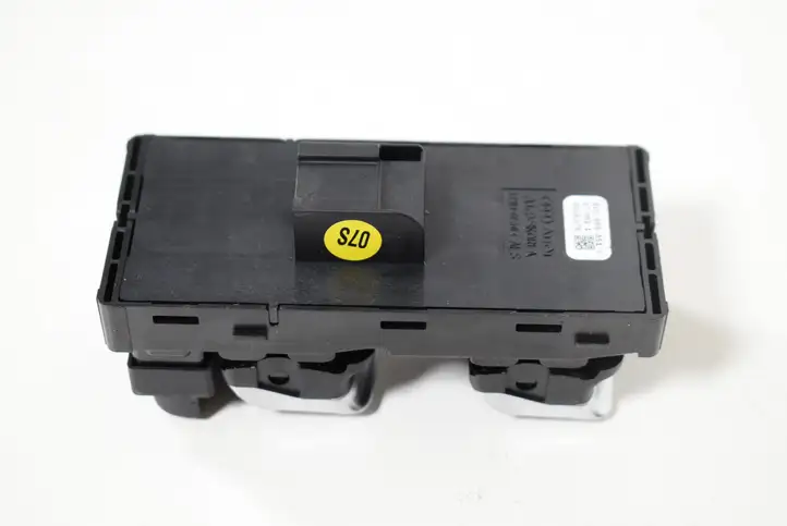 Audi A3/S3 8V (2016 - 2020) 8V0959851L Кнопка стеклоподъемников — фото 3