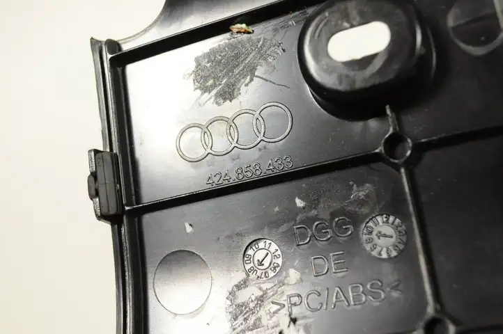 Audi R8 42 (2006 - 2015) 424858433 Прочие детали салона — фото 6