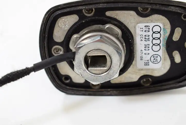 Audi A5 8T 8F (2007 - 2011) 8T0035503D GPS антенна — фото 2