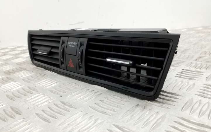 Skoda Rapid (NH) (2012 - 2019)  5JA820951A Центральный дефлектор