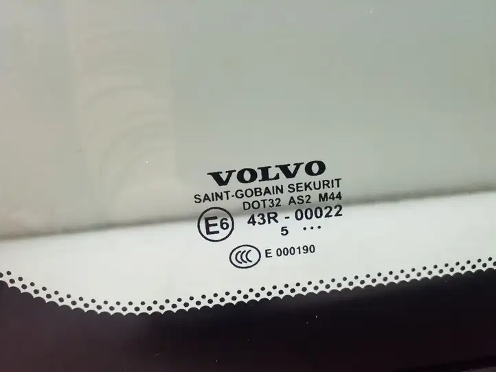 Volvo V50 (2004 - 2008) Заднее боковое стекло — фото 5