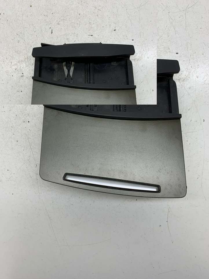 Audi A6 (2004 - 2008)  4F1857951 Пепельница