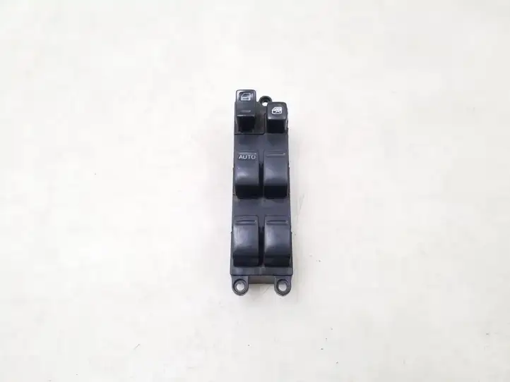 Nissan X-Trail T30 (2001 - 2007) Блок кнопок стеклоподъемников — фото 1