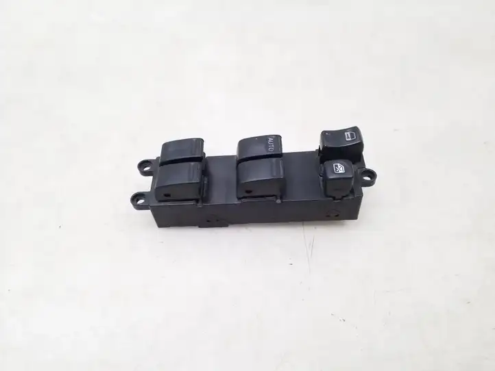 Nissan X-Trail T30 (2001 - 2007) Блок кнопок стеклоподъемников — фото 6