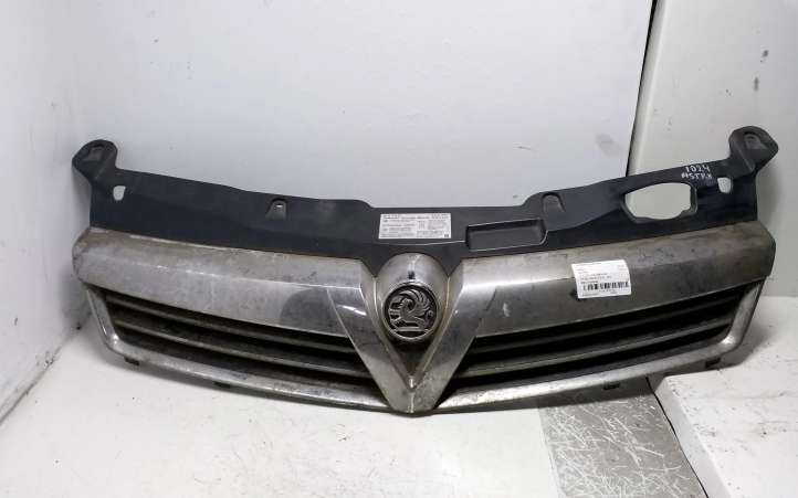 13225788 Opel Astra H Grotelės priekinės