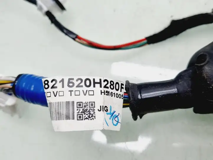 Toyota Aygo AB40 (2014 - 2018) 821520H280 Проводка передней двери — фото 3