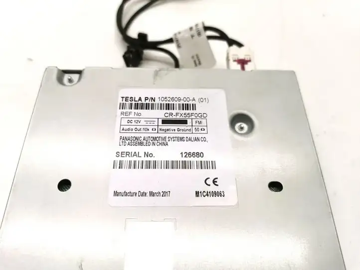 Tesla Model X (2015 - 2021) 1052609-00-A Магнитола / мультимедийная система — фото 4
