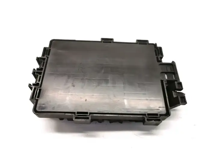 Tesla Model X (2015 - 2021)  1034409-01-B Блок предохранителей