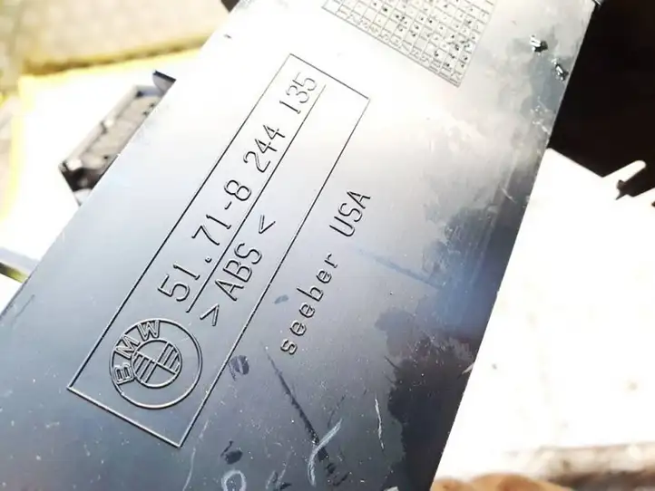 BMW X5 E53 (1999 - 2006)  51718244135 Другая внешняя деталь