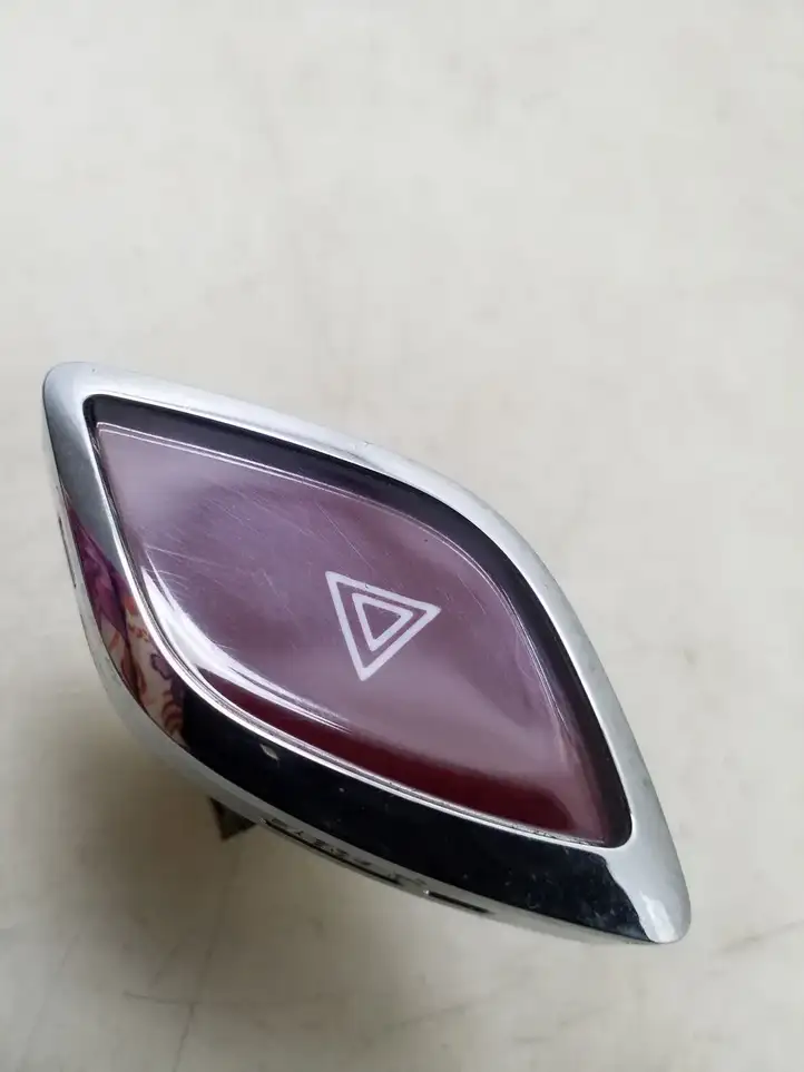 Citroen C3 (2009 - 2013) 96669616KR Включатель аварийных фонарей — фото 3