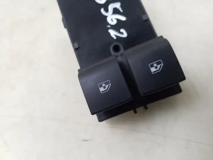 Opel Astra J (2009 - 2012) 13305978 Кнопка стеклоподъемников — фото 4