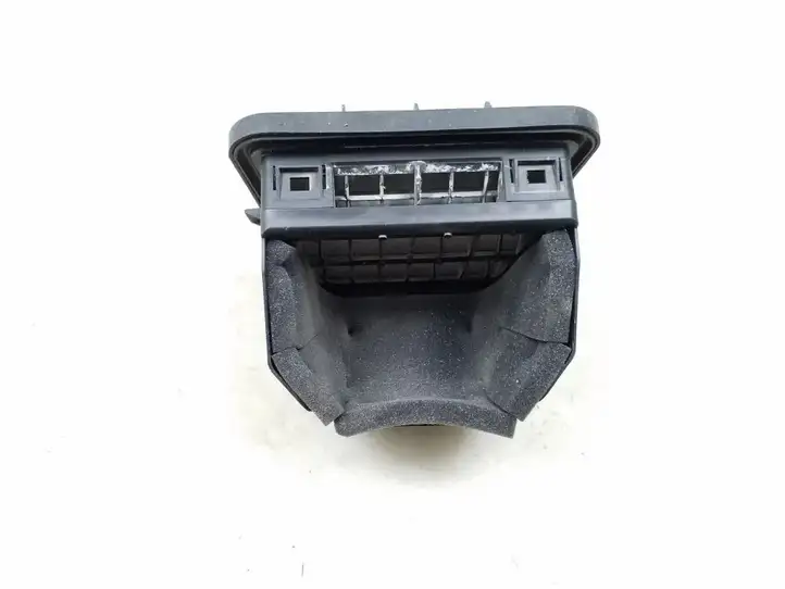 Audi A4 S4 B8 8K (2007 - 2011) 8K0819161A Решетка в крыле — фото 5