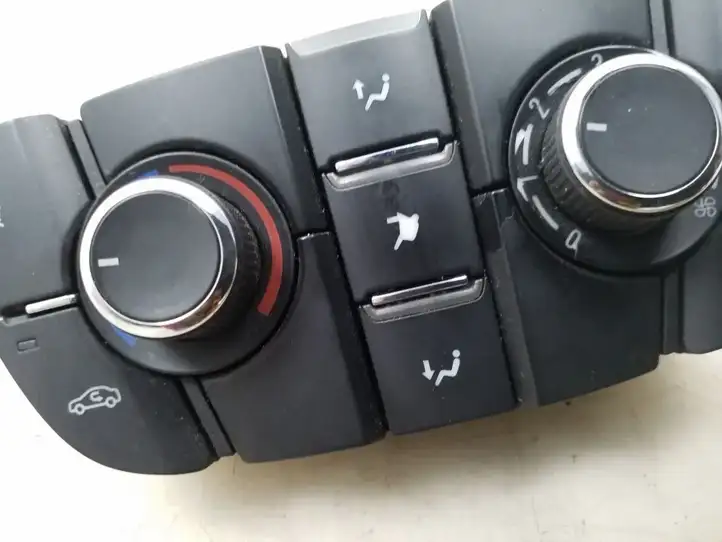 Opel Astra J (2009 - 2012) 13346092 Блок управления кондиционером — фото 3