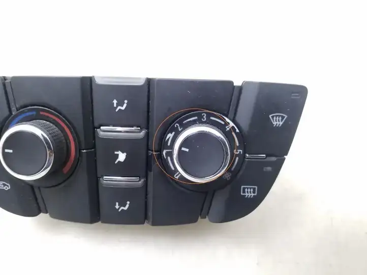 Opel Astra J (2009 - 2012) 13346092 Блок управления кондиционером — фото 6