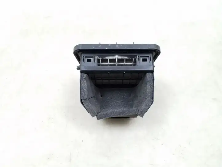 Audi A4 S4 B8 8K (2007 - 2011) 8K0819161A Решетка в крыле — фото 5