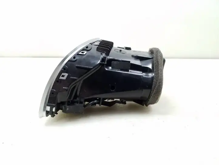Audi A4 S4 B8 8K (2007 - 2011) 8T1820902C Боковой воздушный дефлектор — фото 2