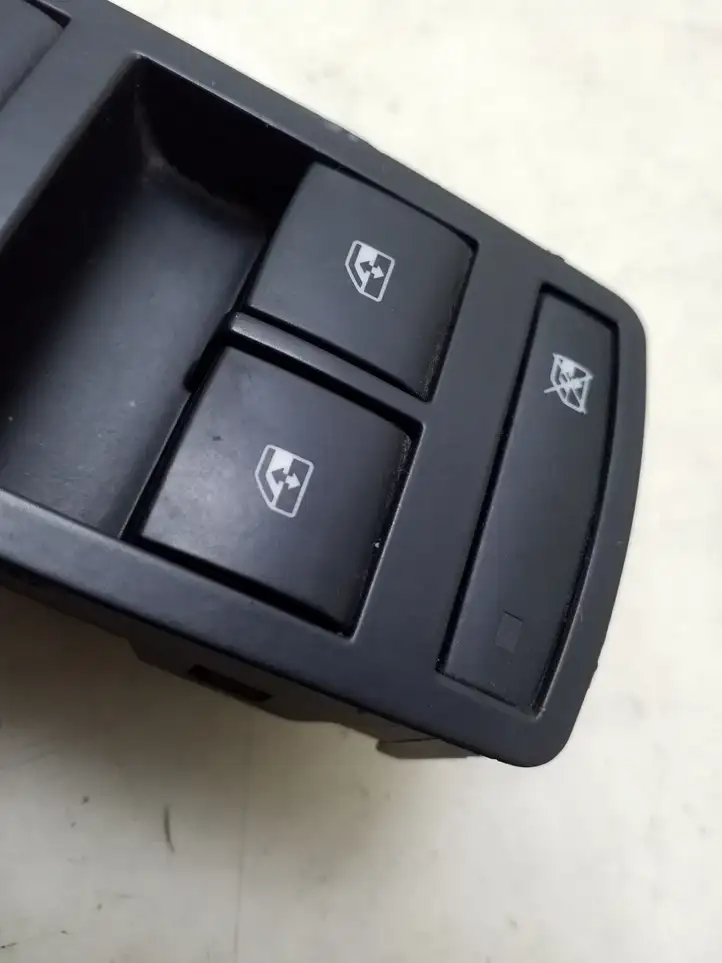 Opel Insignia A (2008 - 2017) 13305011 Кнопка стеклоподъемников — фото 3