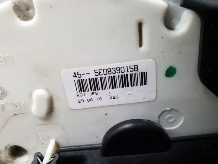Skoda Octavia Mk3 (5E) (2013 - 2019) 5E0839015B Замок задней двери — фото 7