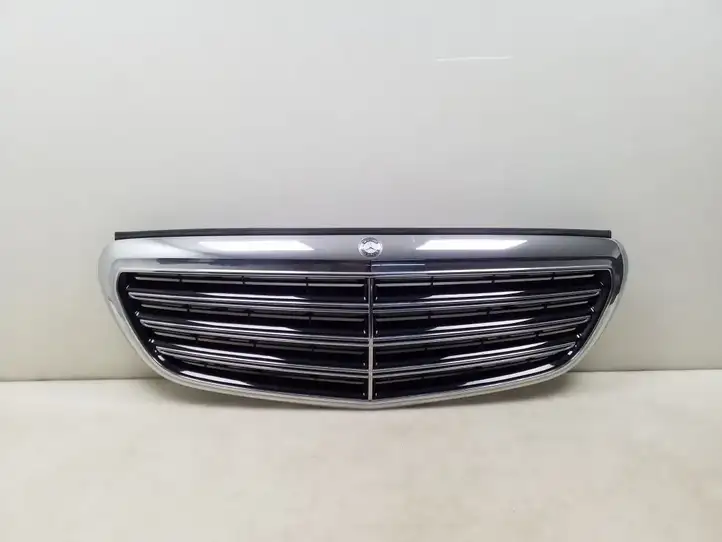 Mercedes-Benz E W213 (2016 - ) A2138800683 Передняя решетка — фото 1