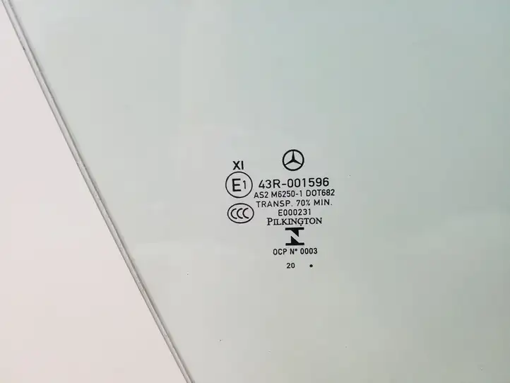 Mercedes-Benz C W205 (2014 - 2021) A2057256400 Стекло передней двери — фото 4