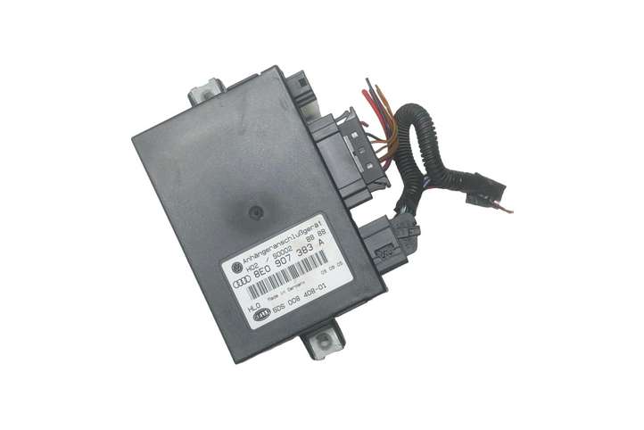 Volkswagen Touran I (2003 - 2010)  8E0907383A Блок управления крюка для прицепа