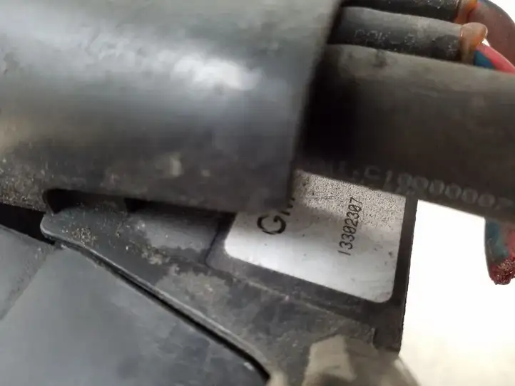 Opel Astra J (2009 - 2012) 13302307 Плюсовой провод аккумулятора — фото 4