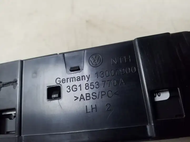 Volkswagen PASSAT B8 (2015 - ) 3G1853770A Включатель аварийных фонарей — фото 2