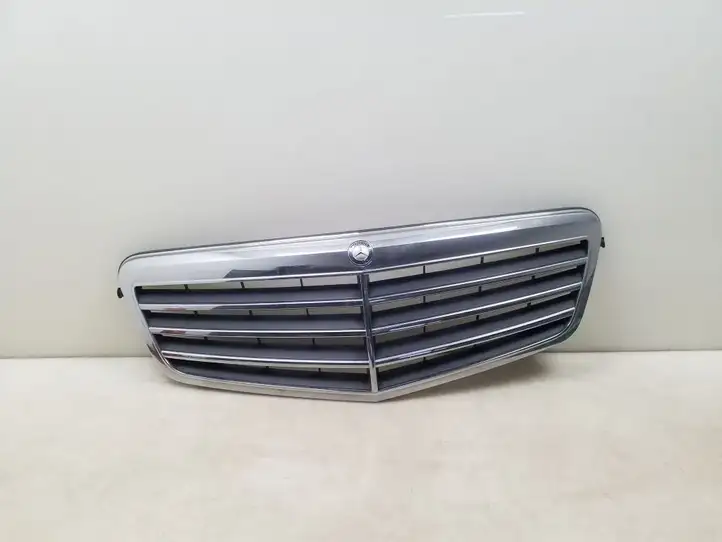 Mercedes-Benz E W212 (2009 - 2016) A2128800883 Передняя решетка — фото 1