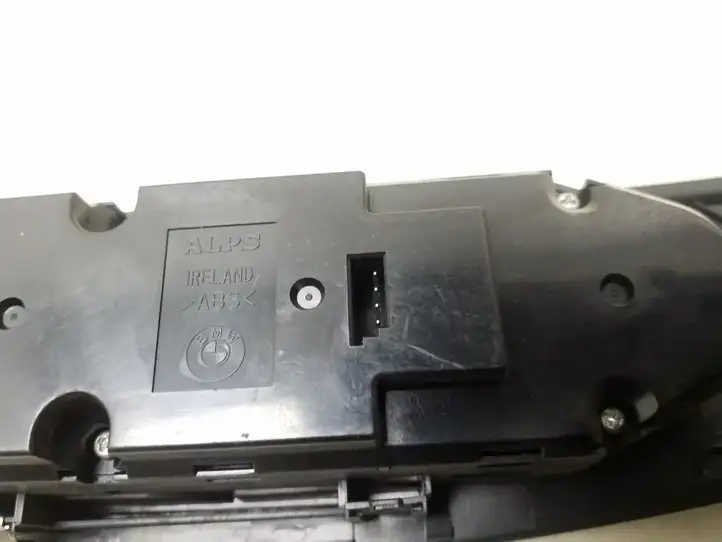 BMW 5 E60 E61 (2004 - 2010) 6951904 Кнопка стеклоподъемников — фото 4