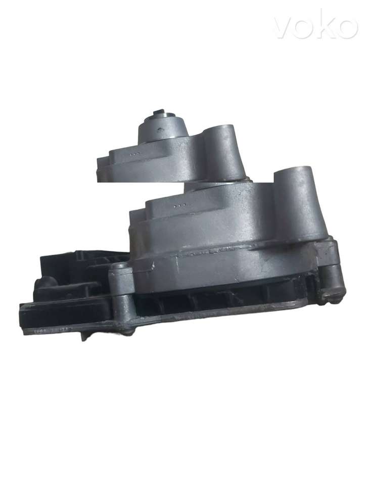 BMW 4 F32 F33 (2013 - 2017)  8643153 Редуктор коробки передач (раздатка)