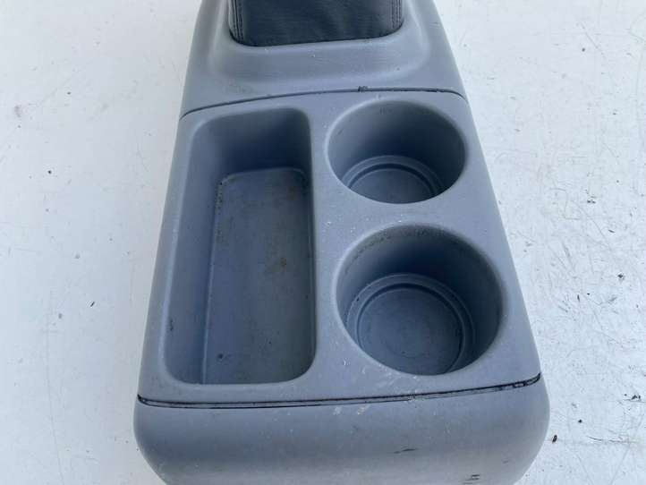 Toyota Previa (XR30, XR40) II (2000 - 2006)  5881028300 Отделка рычага переключения передач (кожа, головка)