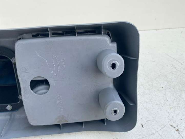 Toyota Previa (XR30, XR40) II (2000 - 2006)  5881028300 Отделка рычага переключения передач (кожа, головка)