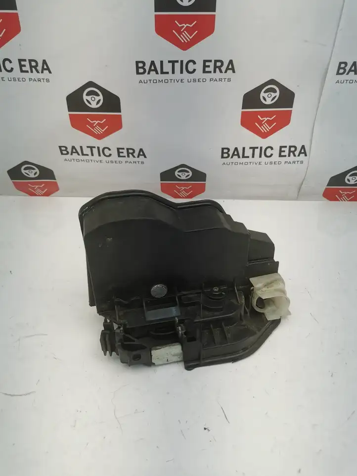 BMW 3 F30 F35 F31 (2012 - 2018) 7229461 Замок передней двери — фото 1